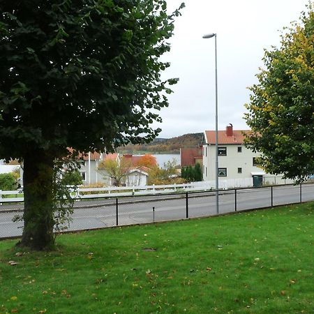 Ekhult Apartments - Ground Floor - Garden And Lake View Ulricehamn Exterior photo
